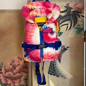 Salus new without tags child water vest sz 20-30lbs never worn